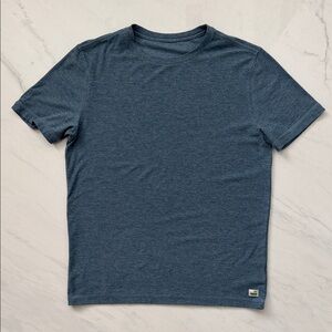 VGUC Men’s Vuori 
Strato Tech Tee 
Short Sleeve 
Size Small